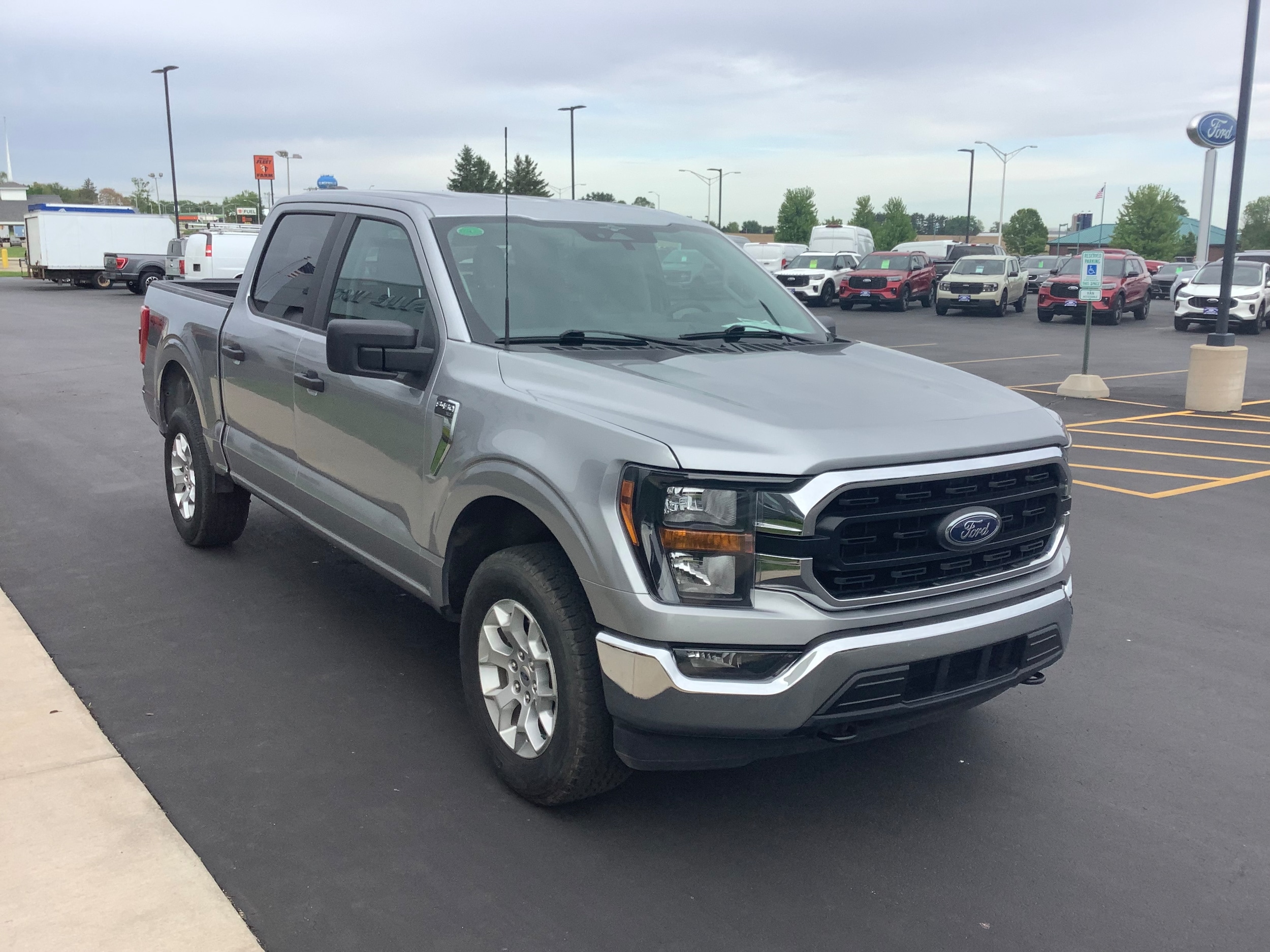 2023 Ford F-150 XLT - Photo 3