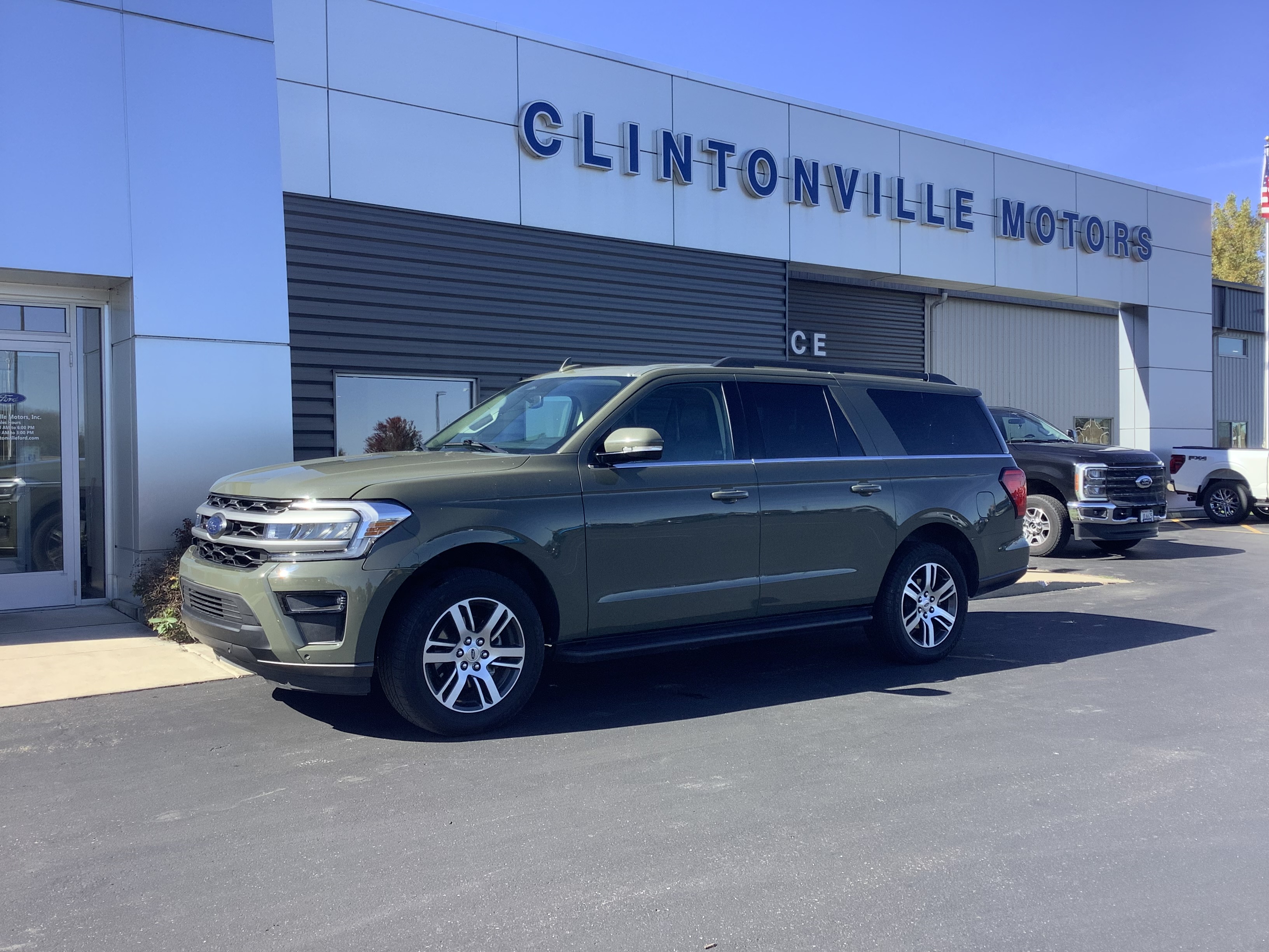 Used 2024 Ford Expedition MAX XLT SUV