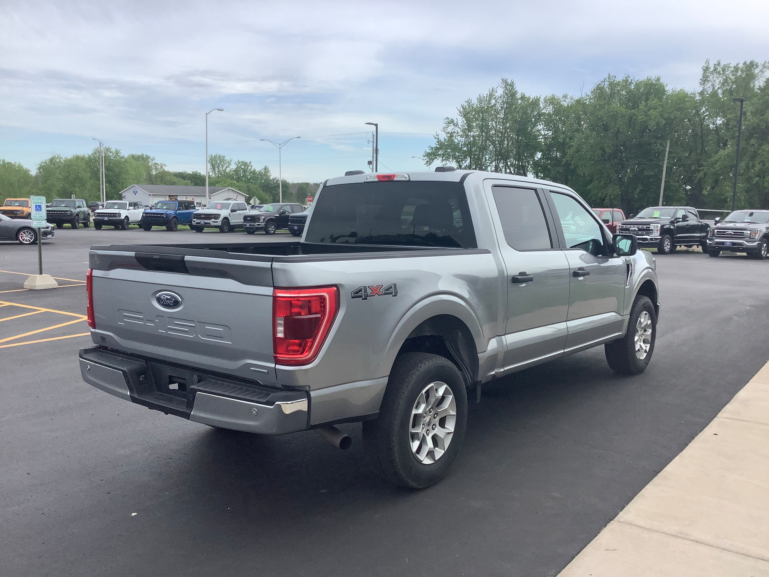 2023 Ford F-150 XLT - Photo 5