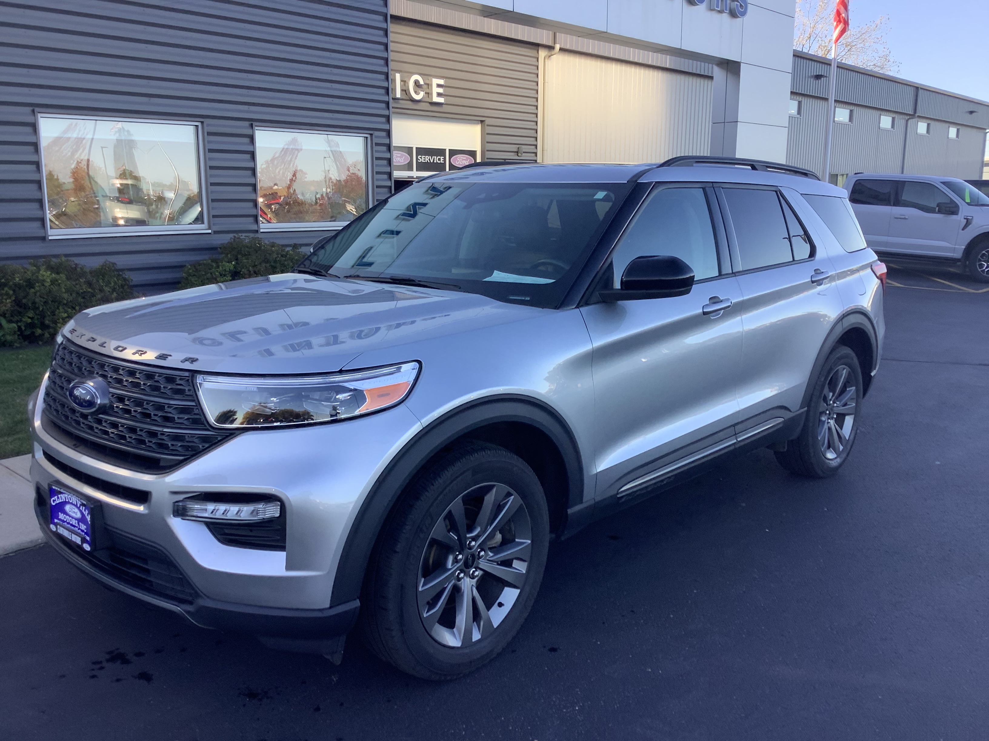 Used 2024 Ford Explorer XLT SUV