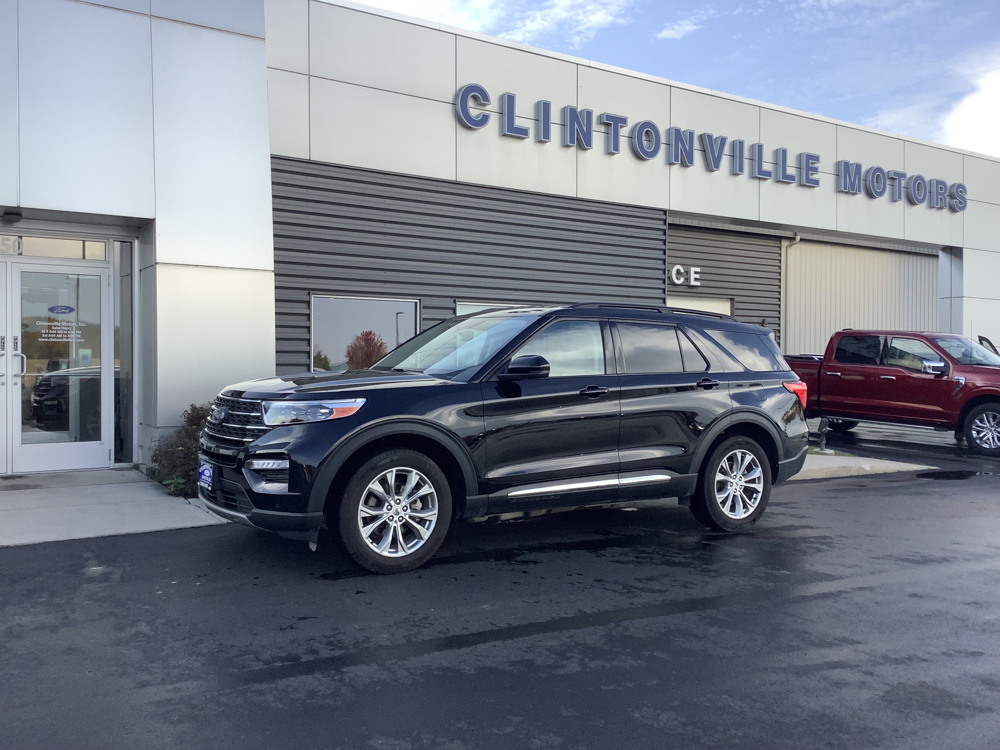 Used 2024 Ford Explorer XLT SUV