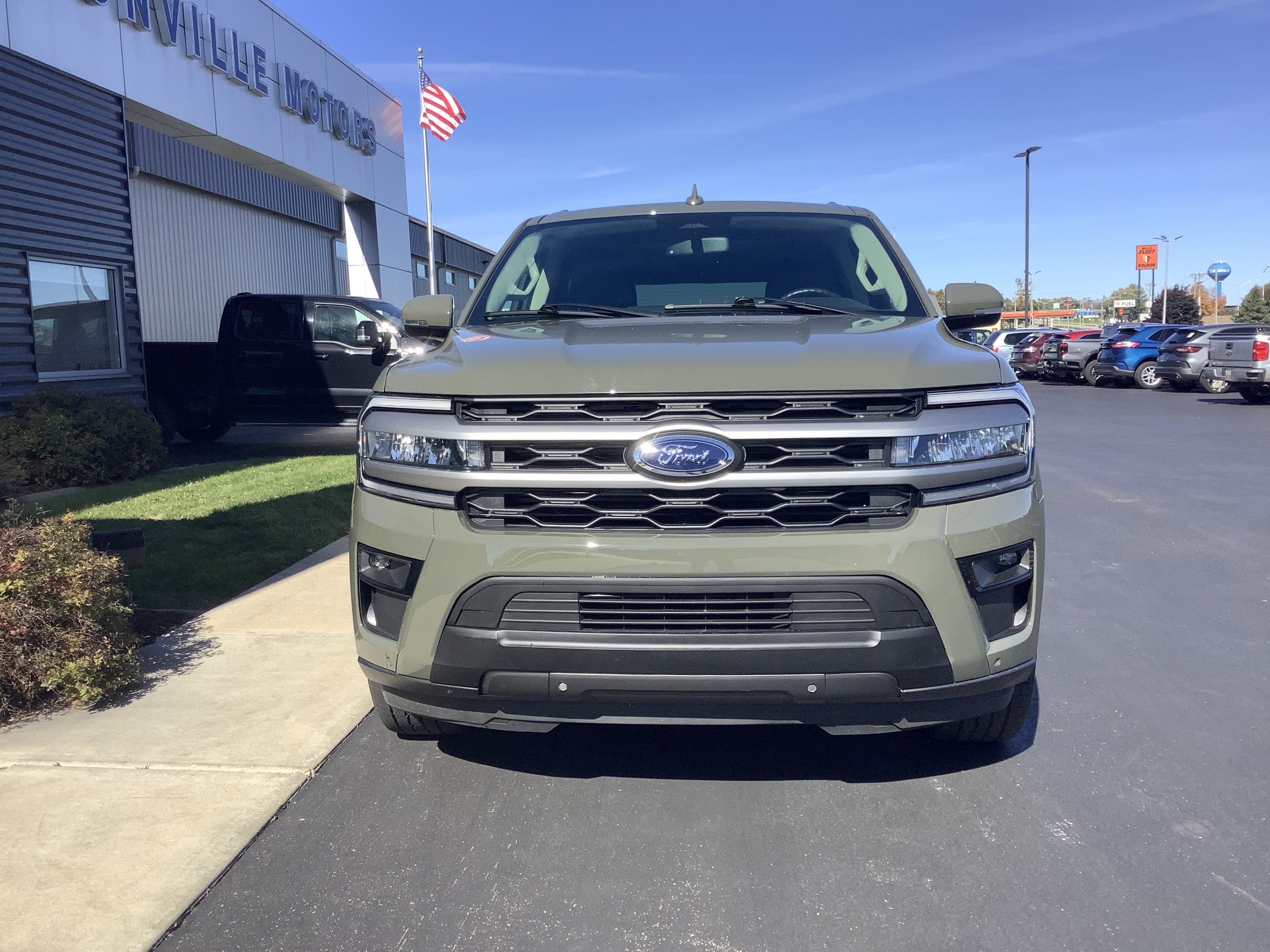 Used 2024 Ford Expedition MAX XLT SUV