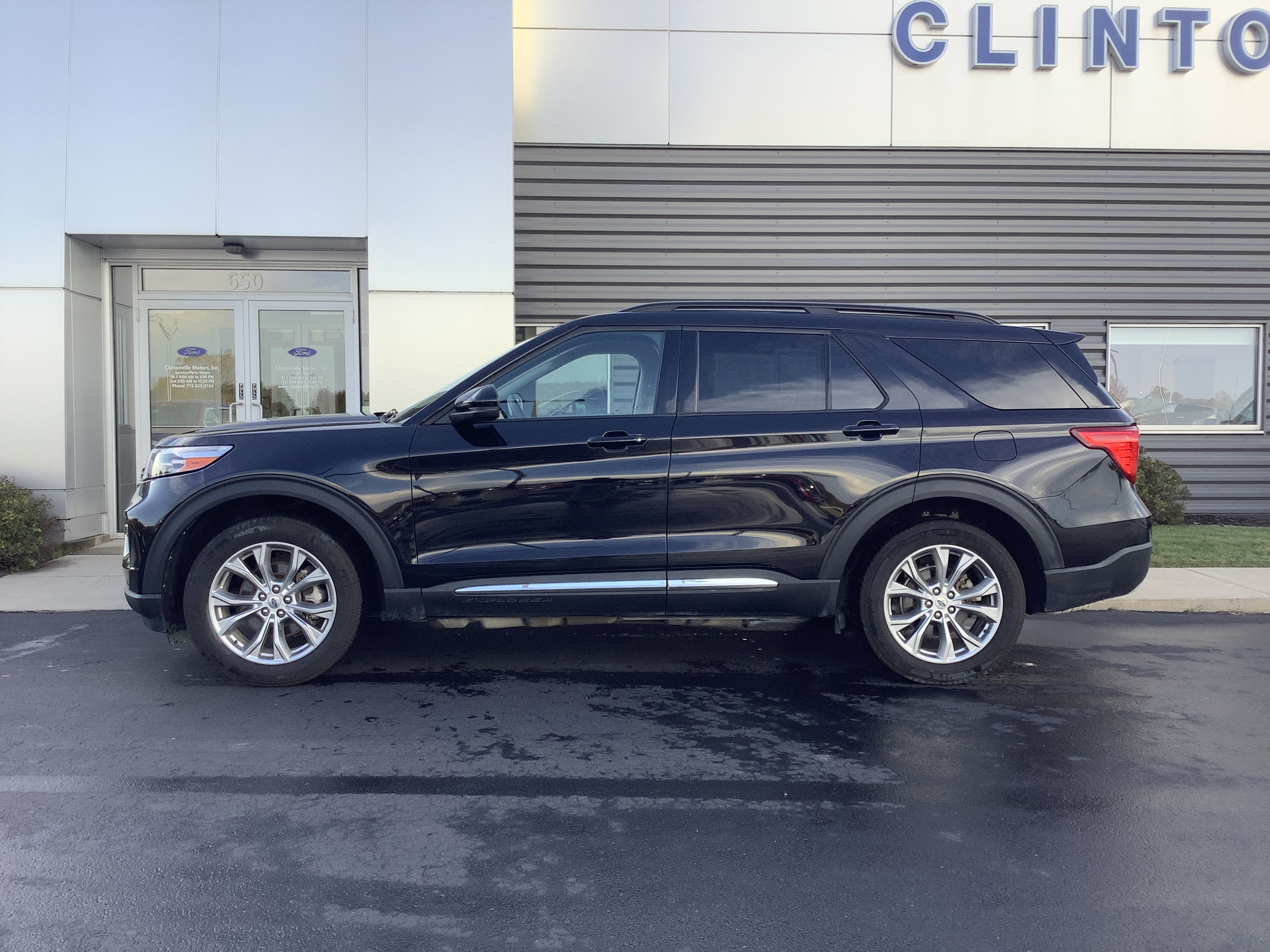 Used 2024 Ford Explorer XLT SUV