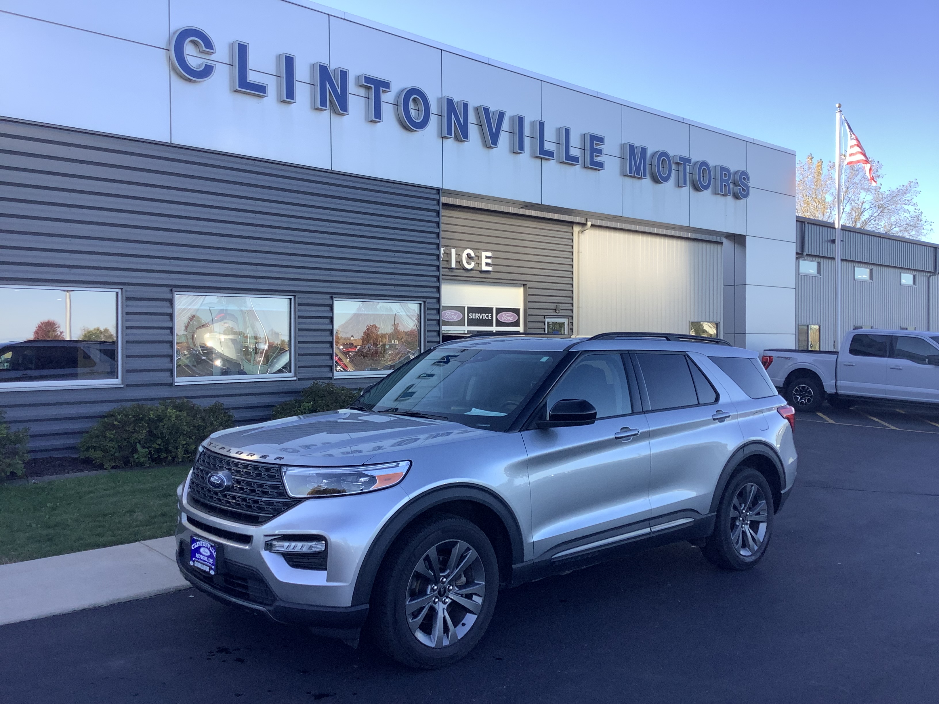 Used 2024 Ford Explorer XLT SUV
