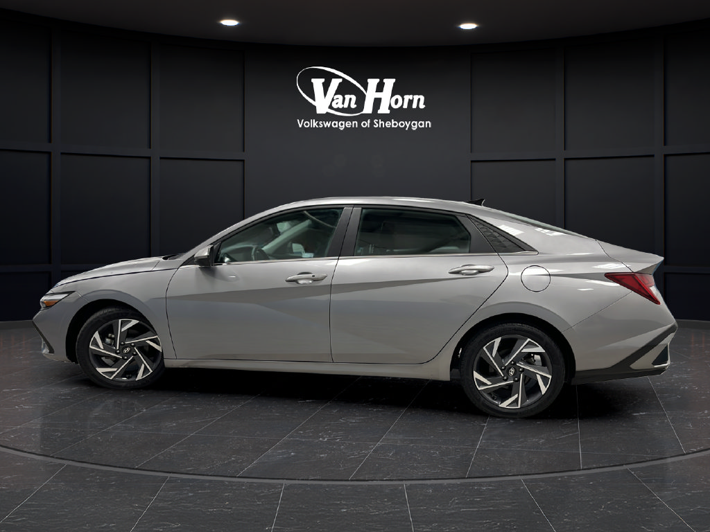 Used 2025 Hyundai Elantra SEL Convenience Sedan