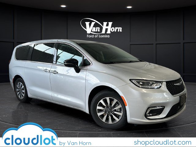 Used 2024 Chrysler Pacifica Hybrid Select Van Passenger Van