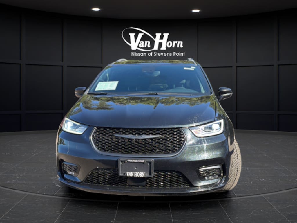 Used 2021 Chrysler Pacifica Touring L Van Passenger Van