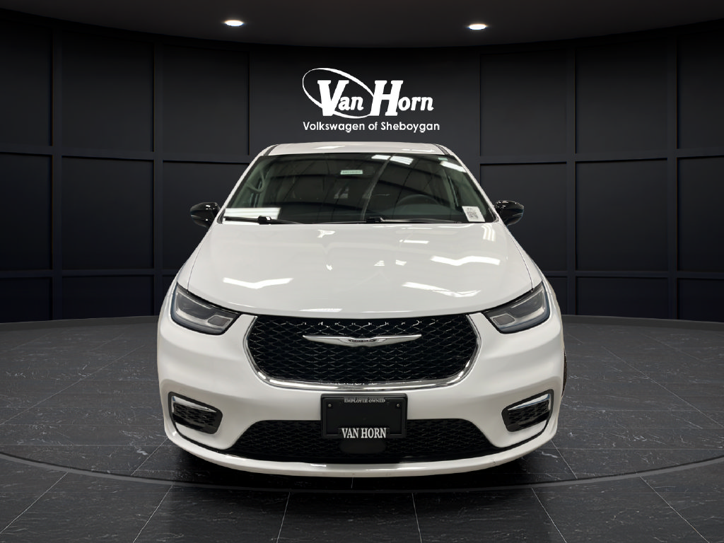 Used 2024 Chrysler Pacifica Touring L Van Passenger Van