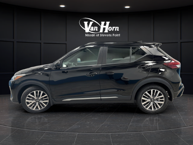 Used 2024 Nissan Kicks SR SUV