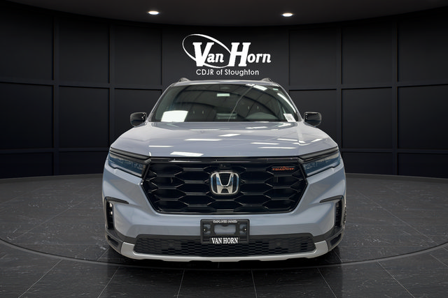Used 2025 Honda Pilot TrailSport SUV