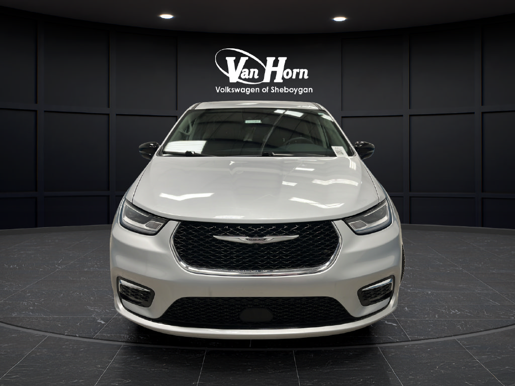 Used 2024 Chrysler Pacifica Touring L Van Passenger Van