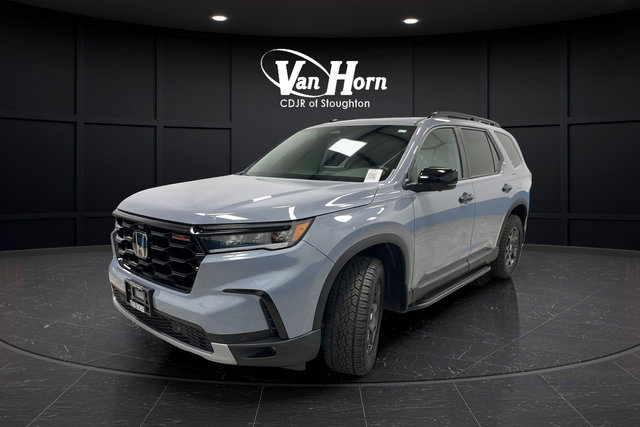 Used 2025 Honda Pilot TrailSport SUV