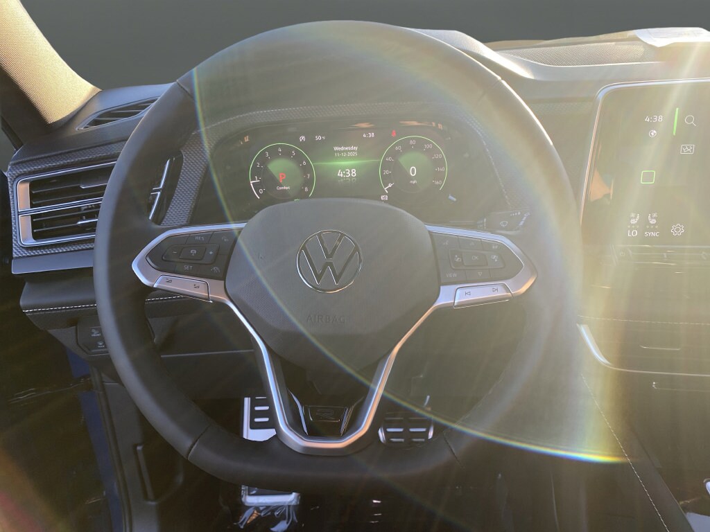 2026 Volkswagen Atlas Cross Sport SEL Premium R-LINE - Photo 18