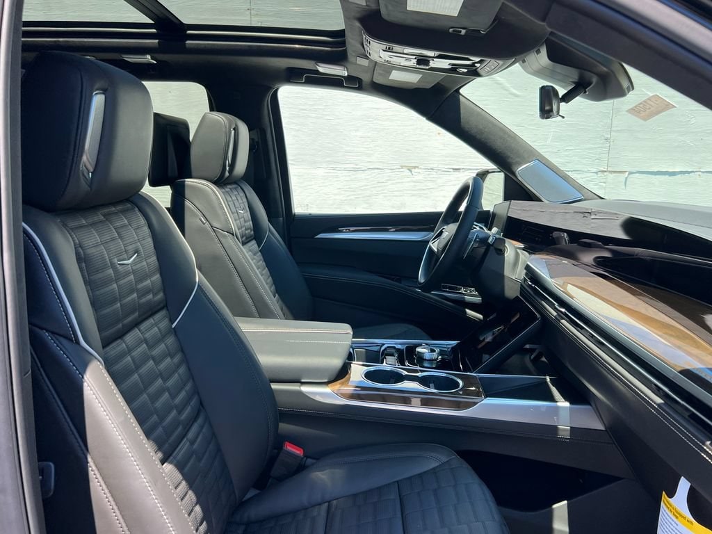 2026 Cadillac Escalade Platinum Luxury - Photo 31
