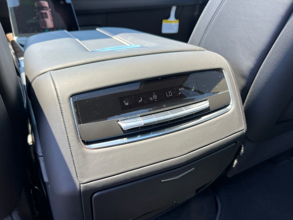 2026 Cadillac Escalade Platinum Luxury - Photo 19