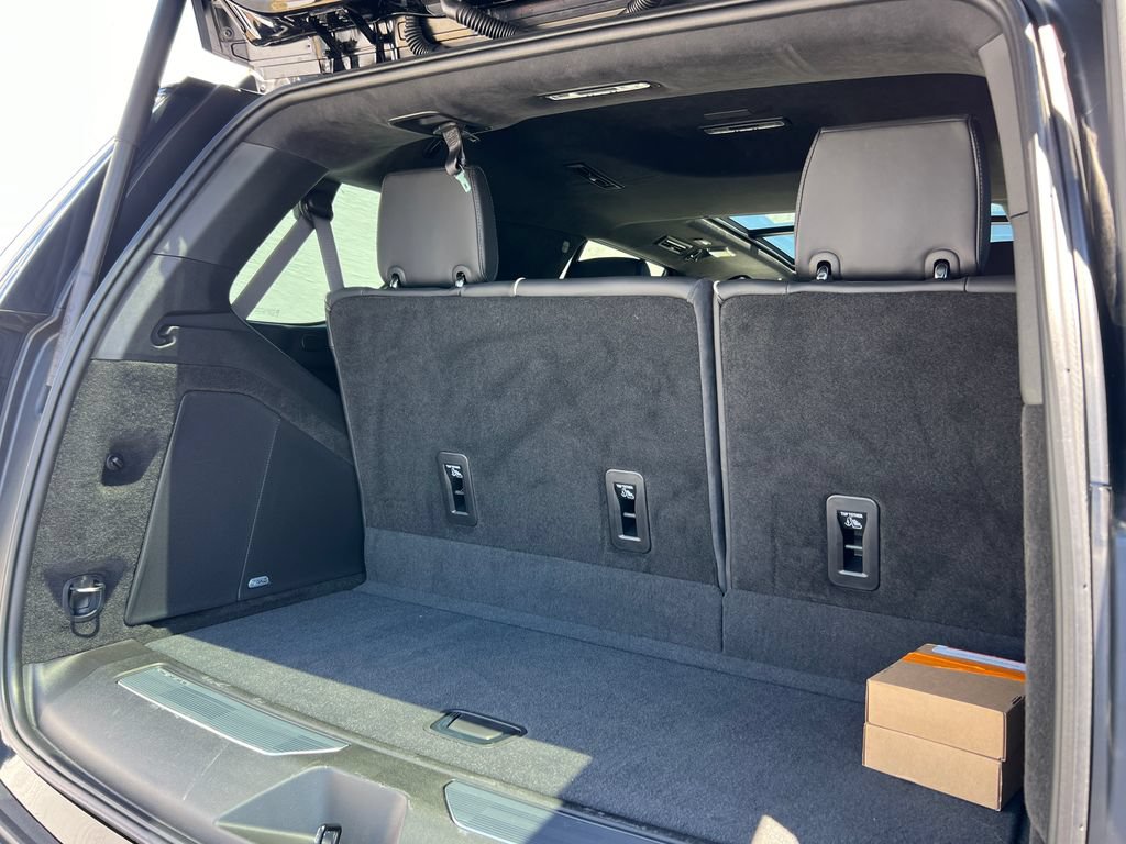 2026 Cadillac Escalade Platinum Luxury - Photo 21