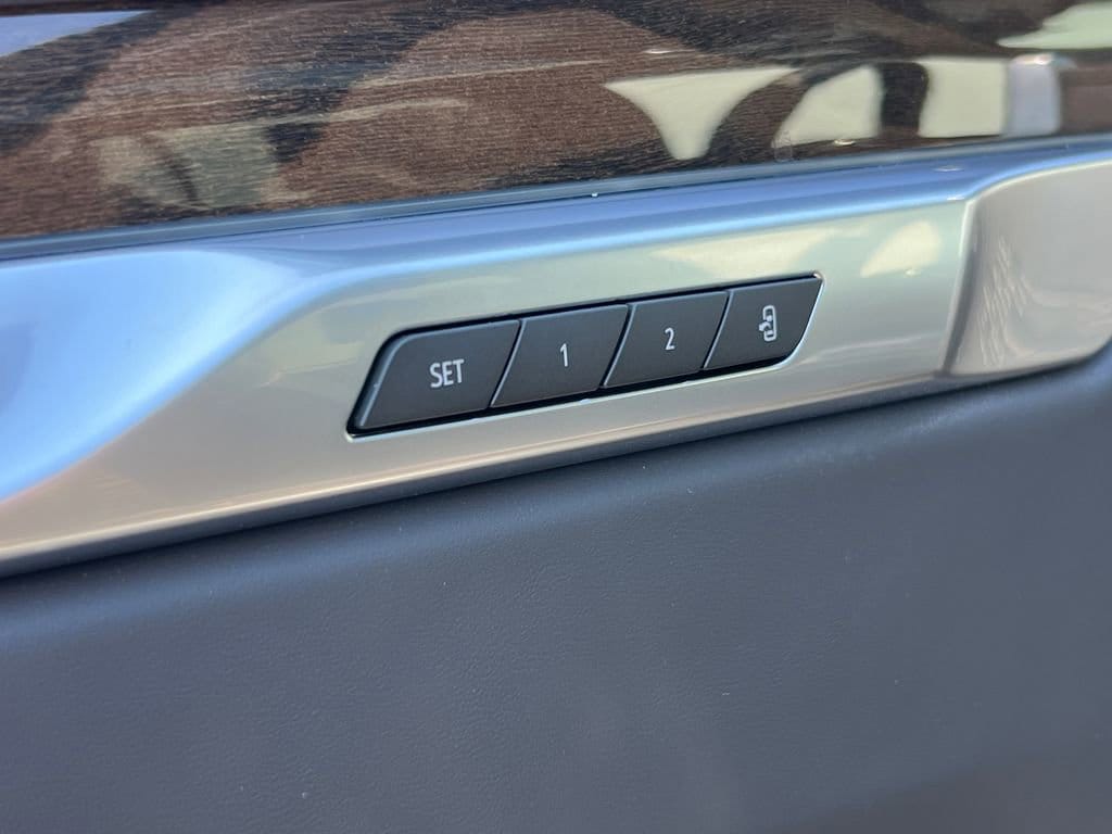 2026 Cadillac Escalade Platinum Luxury - Photo 7