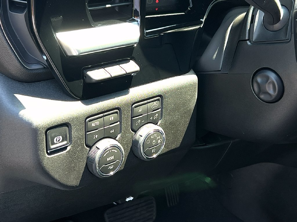 2026 Chevrolet Silverado 1500 LTZ - Photo 9