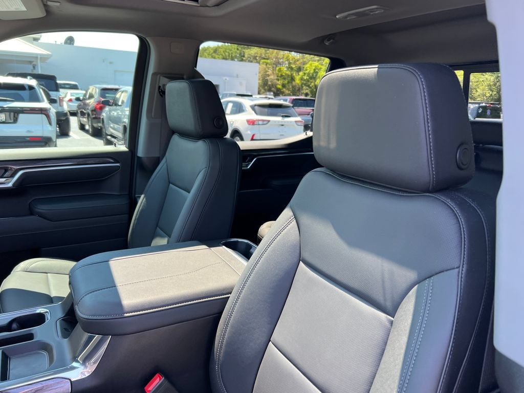2026 Chevrolet Silverado 1500 LTZ - Photo 11
