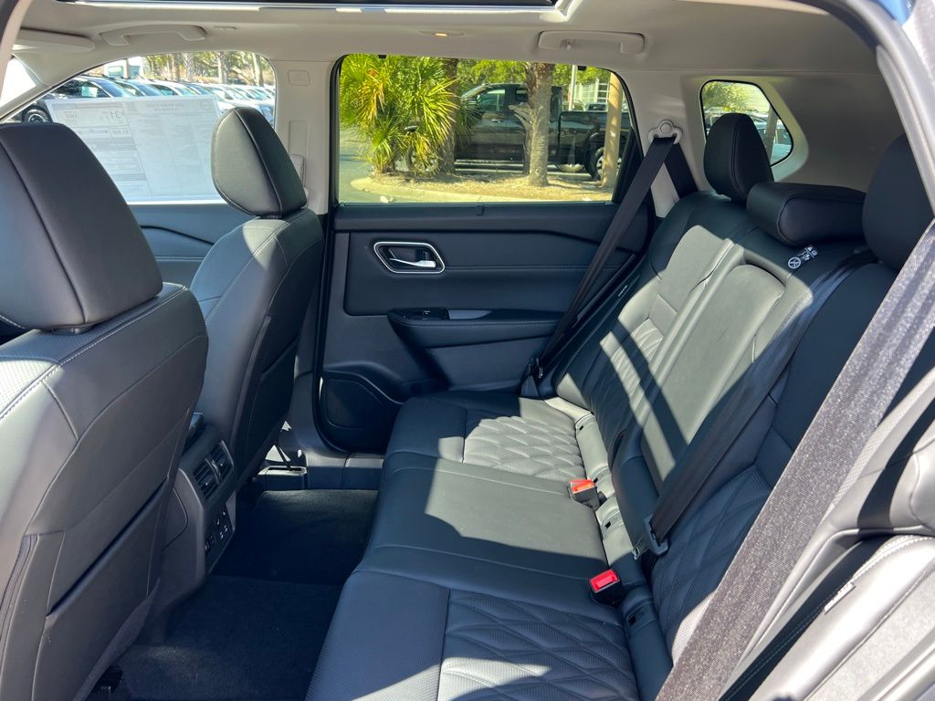 2026 Nissan Rogue Platinum - Photo 16