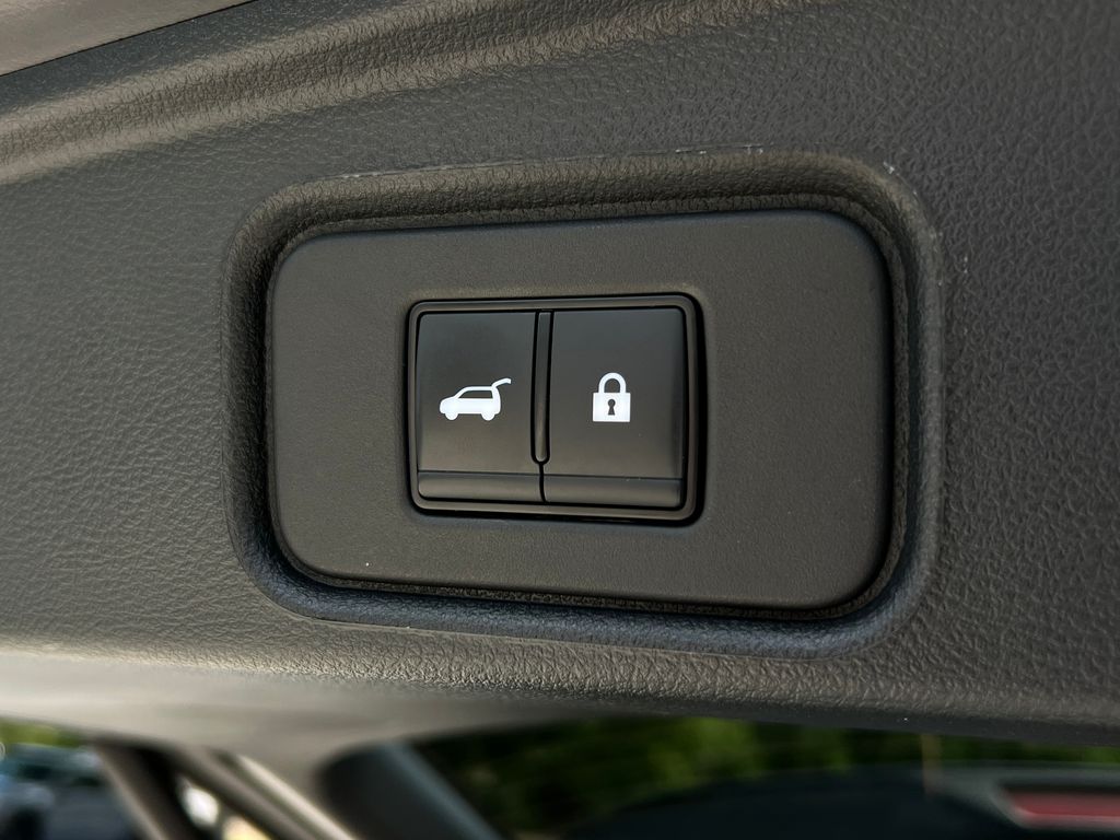 2025 Nissan Pathfinder SL - Photo 20