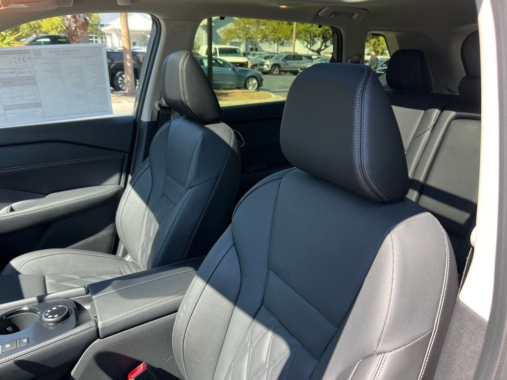 2026 Nissan Rogue Platinum - Photo 10