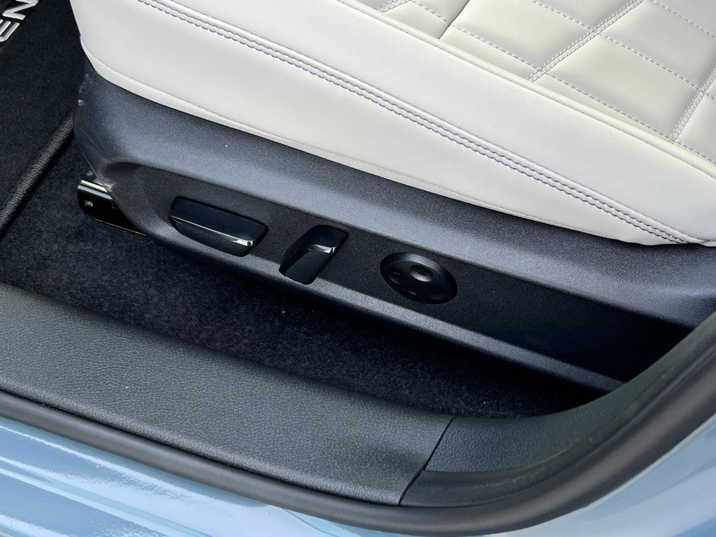 2026 Nissan Sentra SL - Photo 8