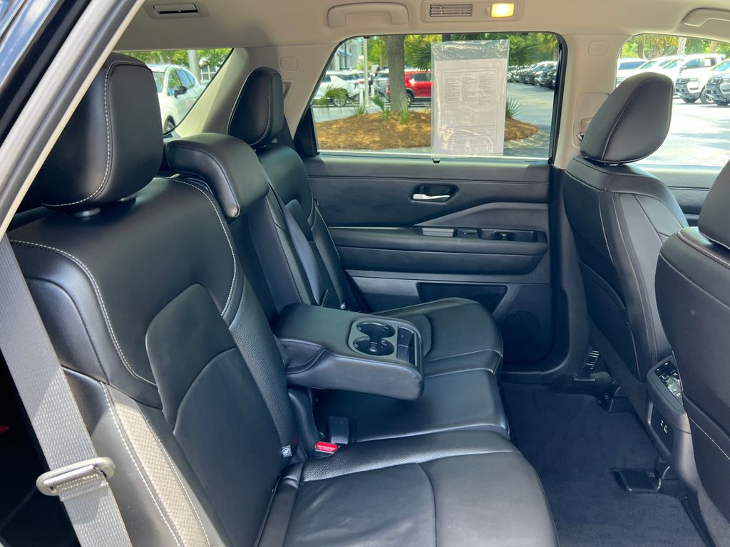 2025 Nissan Pathfinder SL - Photo 21