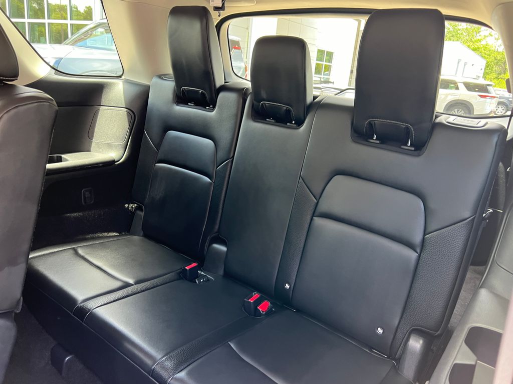 2025 Nissan Pathfinder SL - Photo 18
