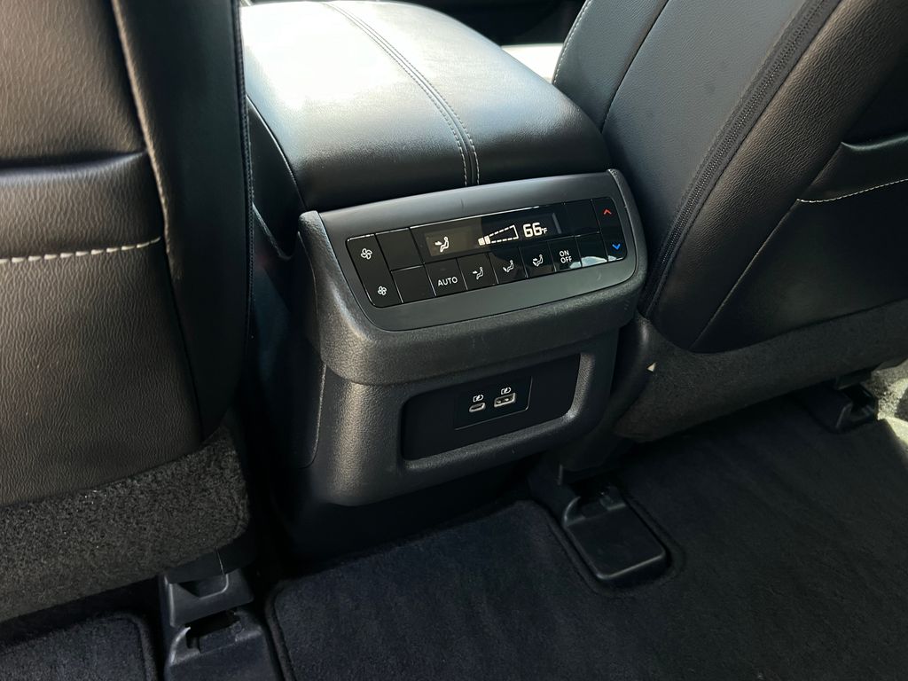 2025 Nissan Pathfinder SL - Photo 17