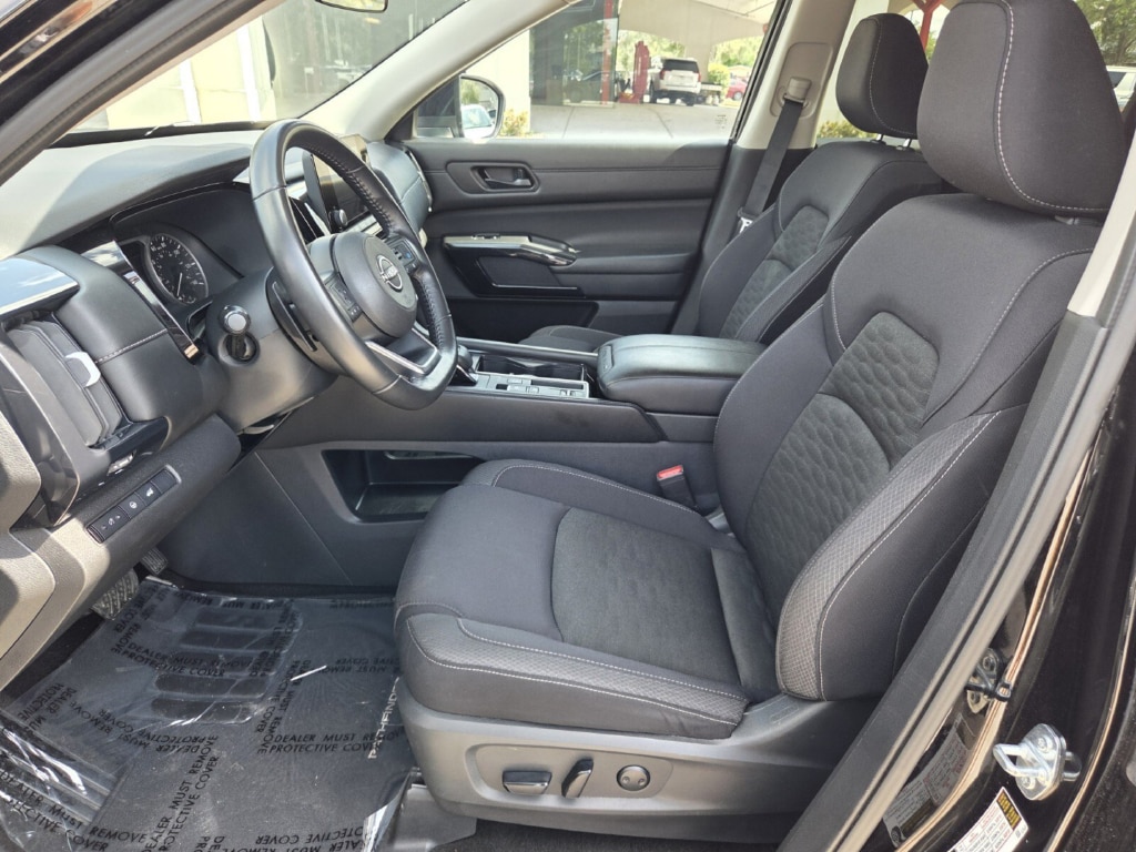 Used 2025 Nissan Pathfinder SV SUV