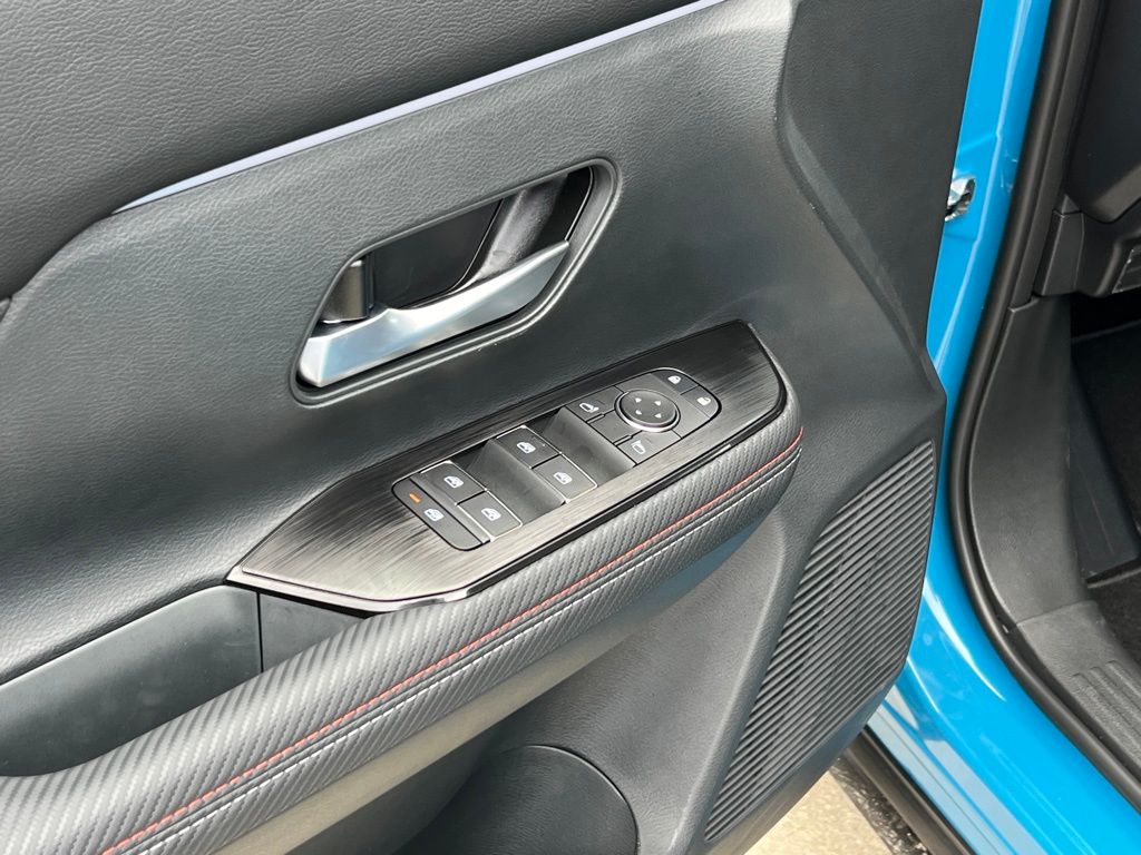2026 Nissan KICKS SR - Photo 6