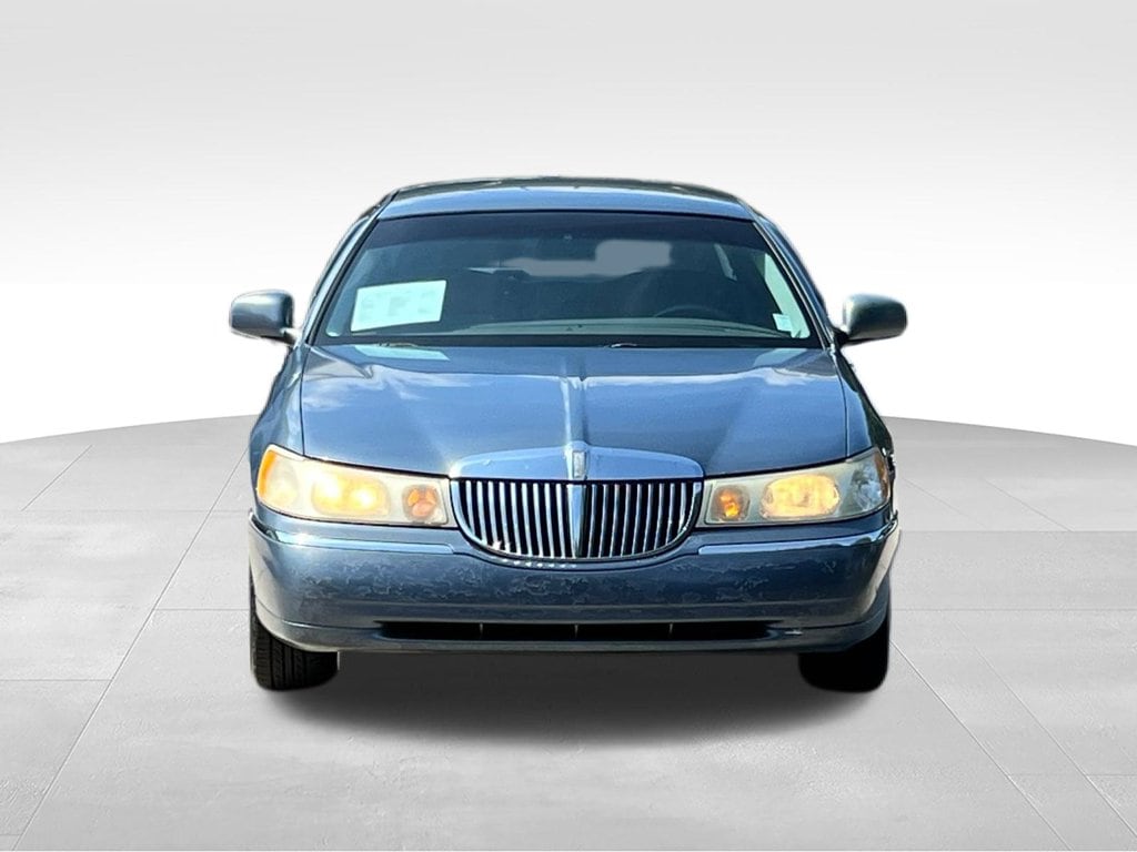Used 1999 Lincoln Town Car EXECUTIVE with VIN 1LNHM81W1XY627340 for sale in Pawleys Island, SC