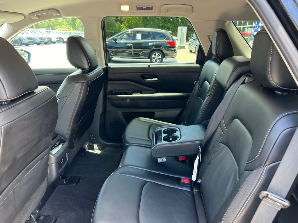 2025 Nissan Pathfinder SL - Photo 15