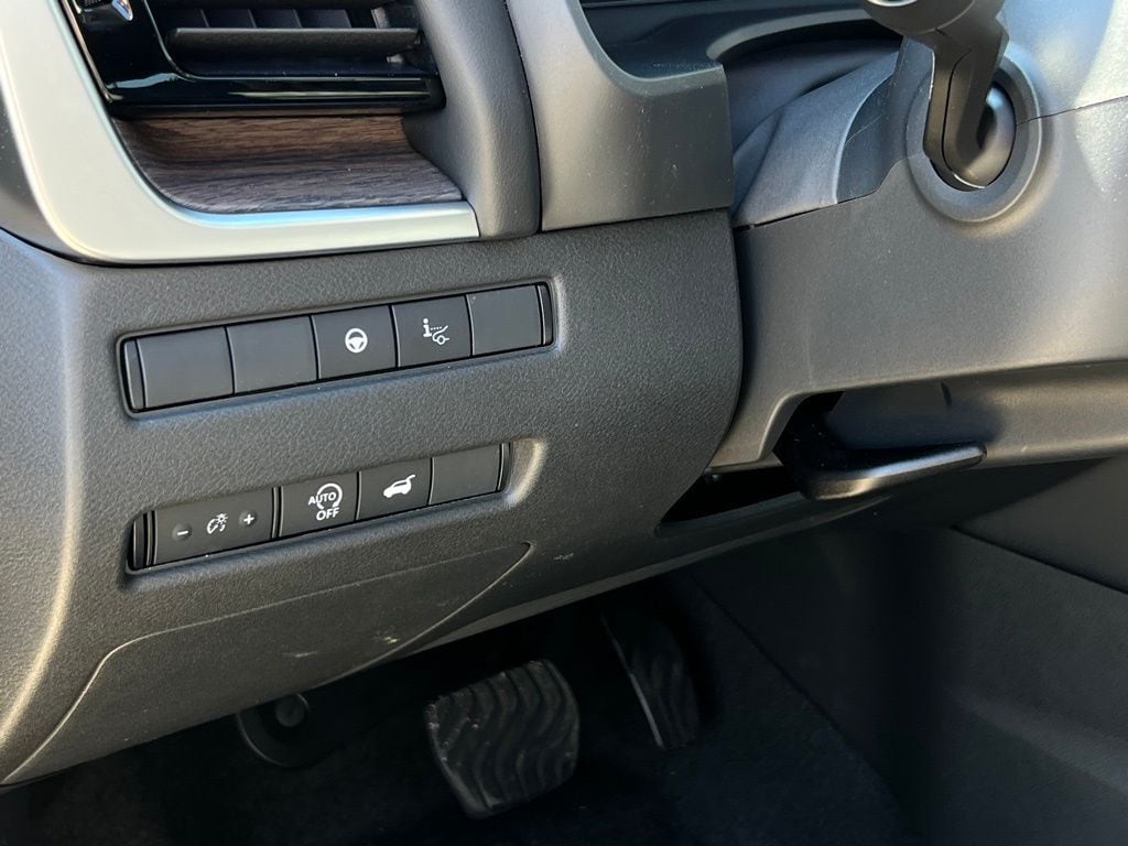 2026 Nissan Rogue Platinum - Photo 8