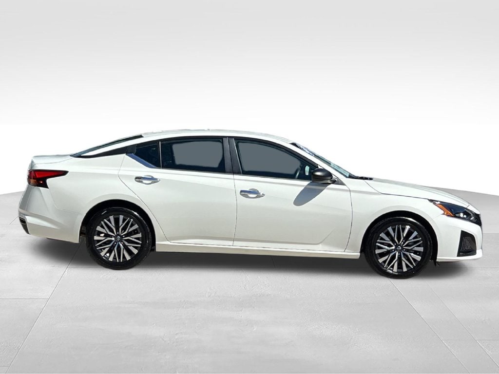Certified 2025 Nissan Altima SV Sedan