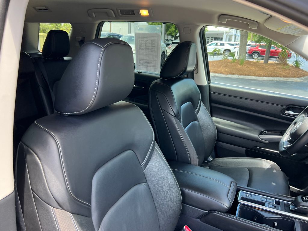 2025 Nissan Pathfinder SL - Photo 25