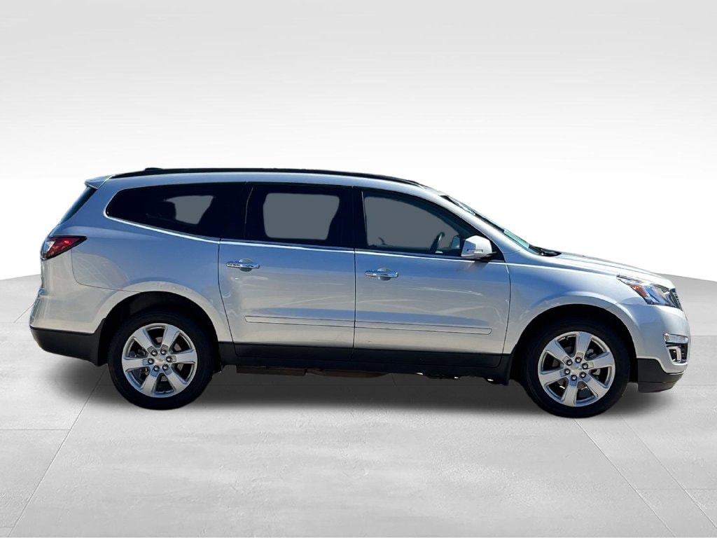 Used 2017 Chevrolet Traverse LT SUV