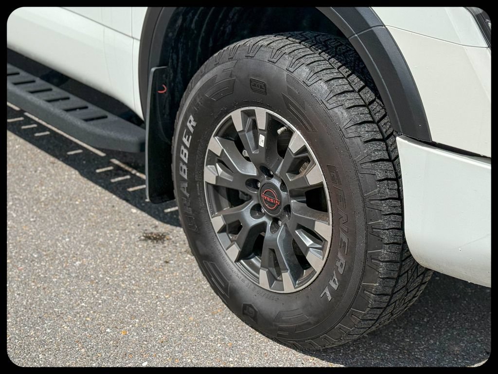 2024 Nissan Titan PRO-4X - Photo 9