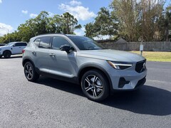 2026 Volvo XC40 B5 Core SUV