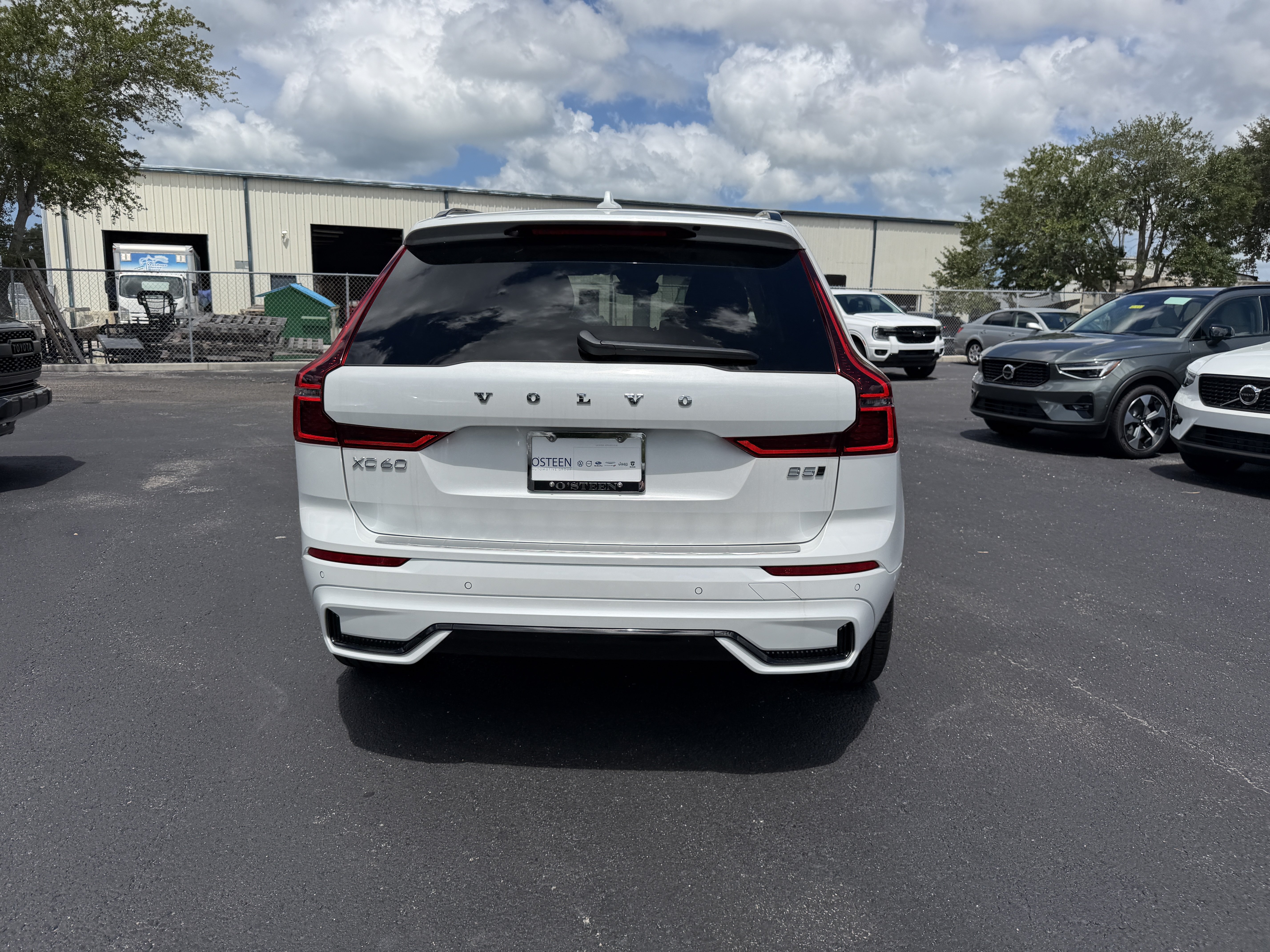 New 2026 Volvo XC60 B5 Ultra SUV