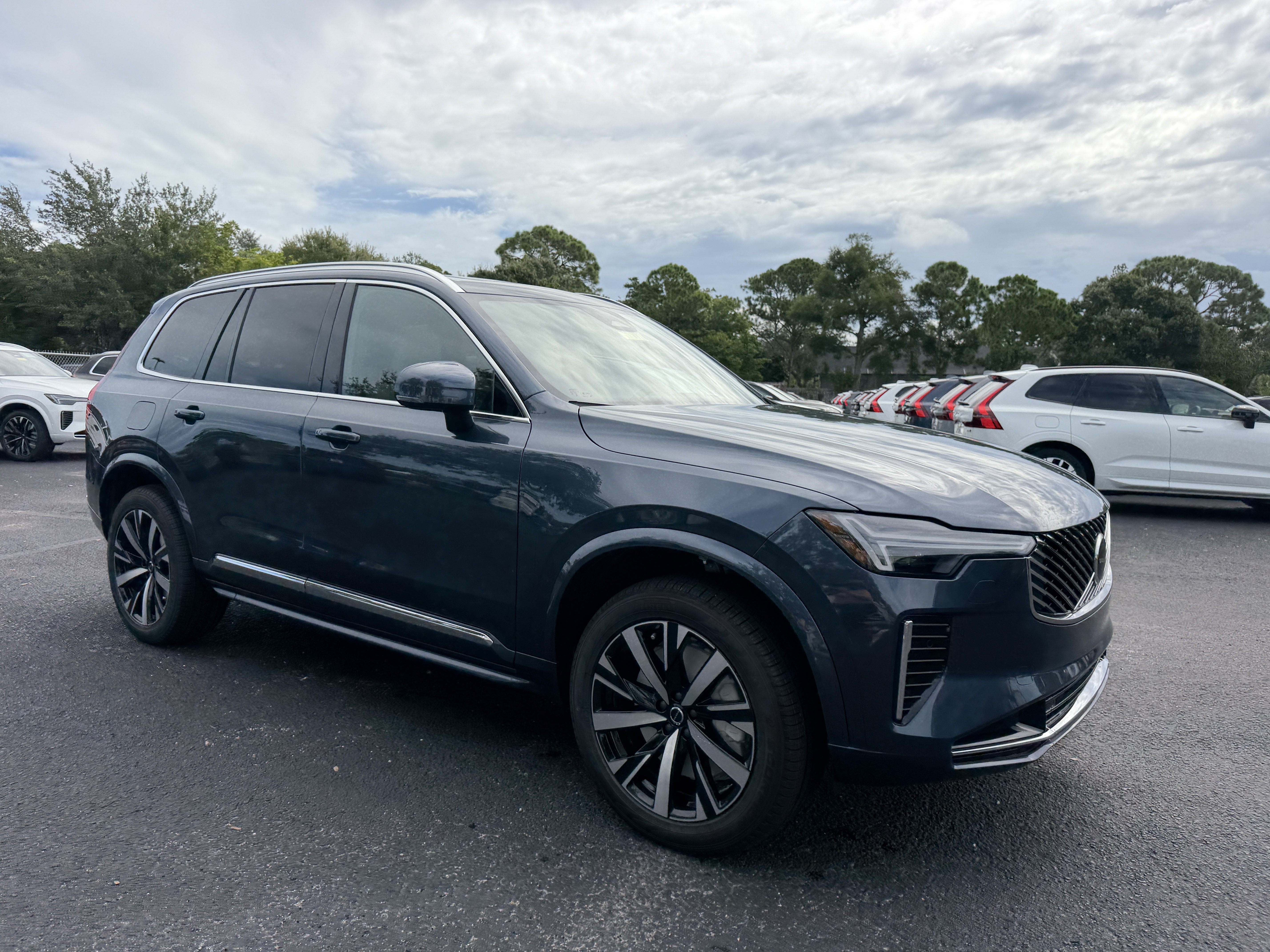 2027 Volvo XC90 B5 Core SUV