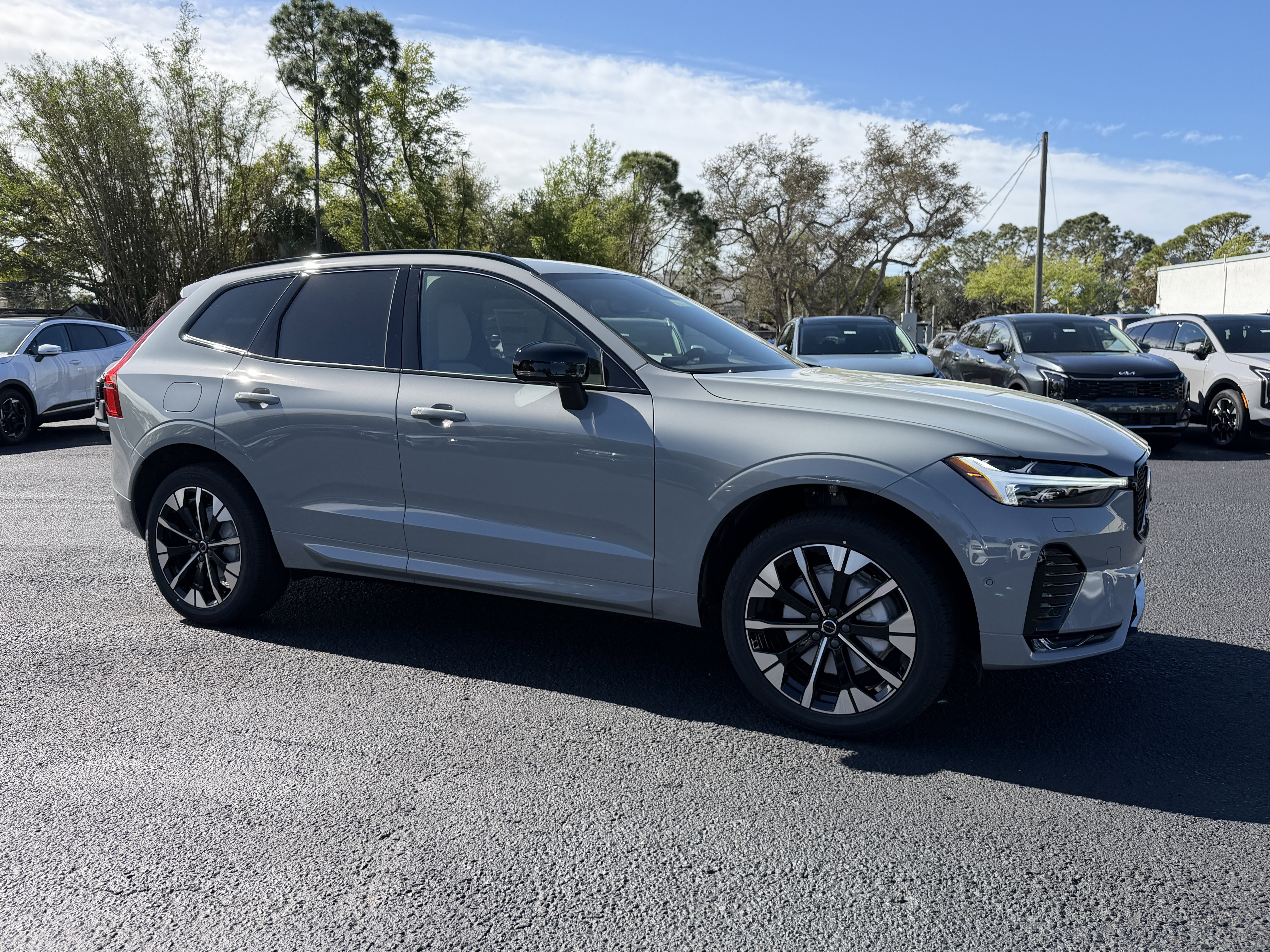 New 2026 Volvo XC60 B5 Plus SUV