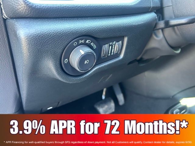 2026 Chrysler Pacifica Select - Photo 18