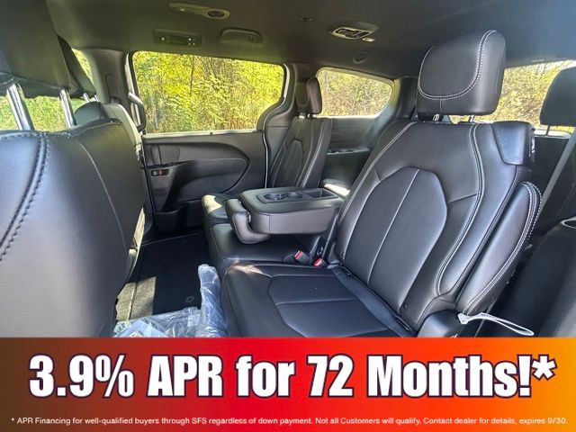 2026 Chrysler Pacifica Select - Photo 15