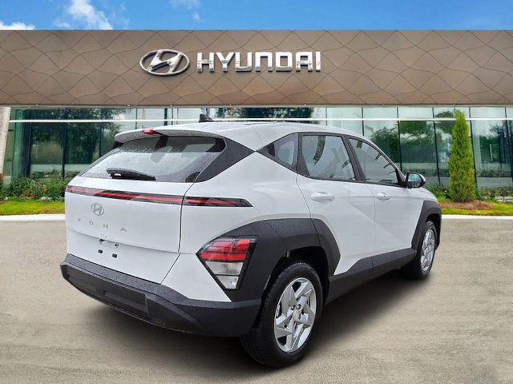New 2027 Hyundai Kona SE FWD SUV