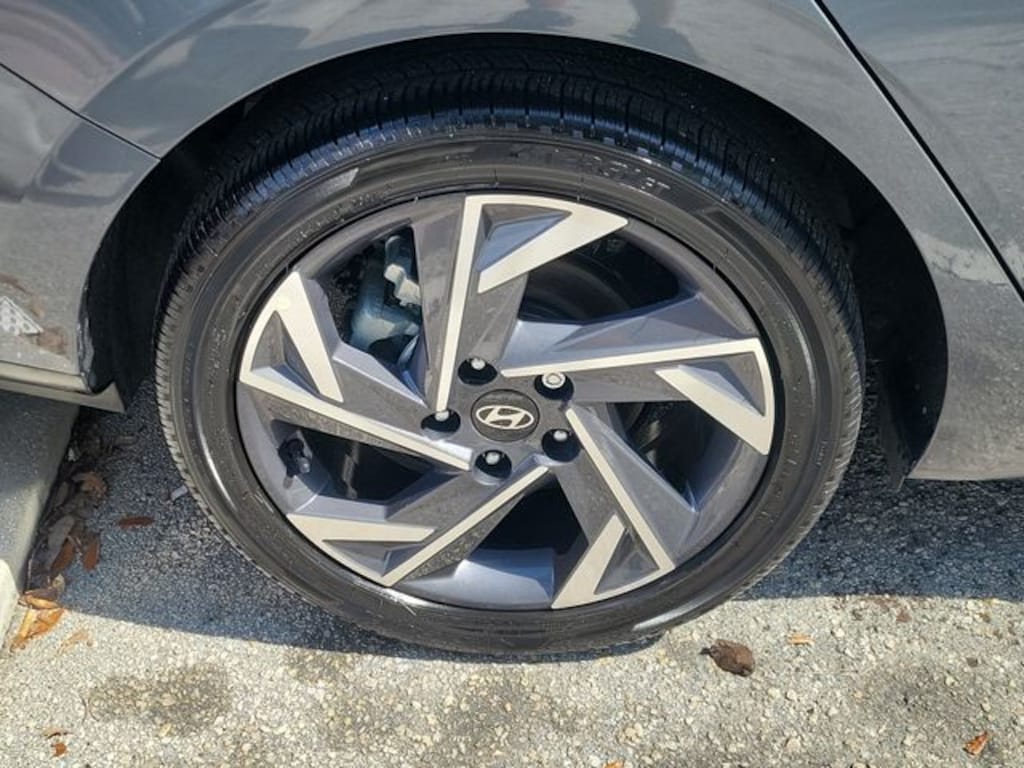 Certified 2025 Hyundai Elantra SEL Convenience Sedan