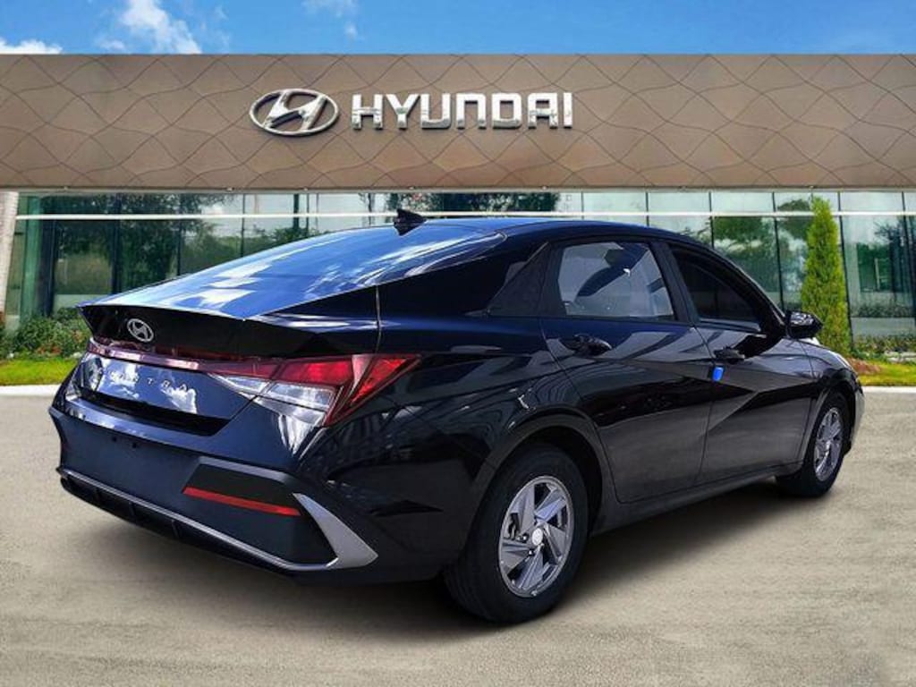 New 2026 Hyundai Elantra SE Sedan