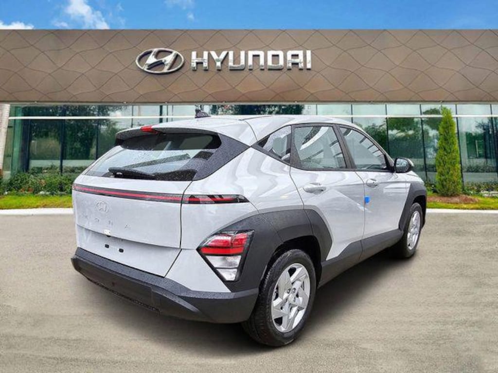 New 2026 Hyundai Kona SE FWD SUV