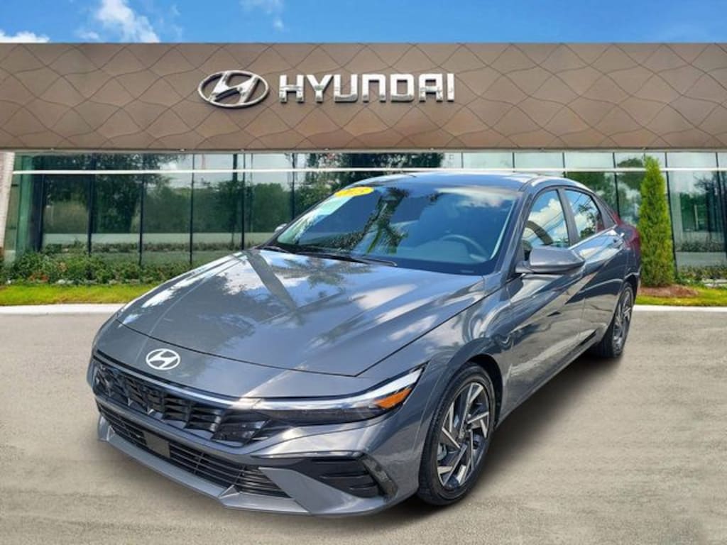 Certified 2025 Hyundai Elantra SEL Convenience Sedan